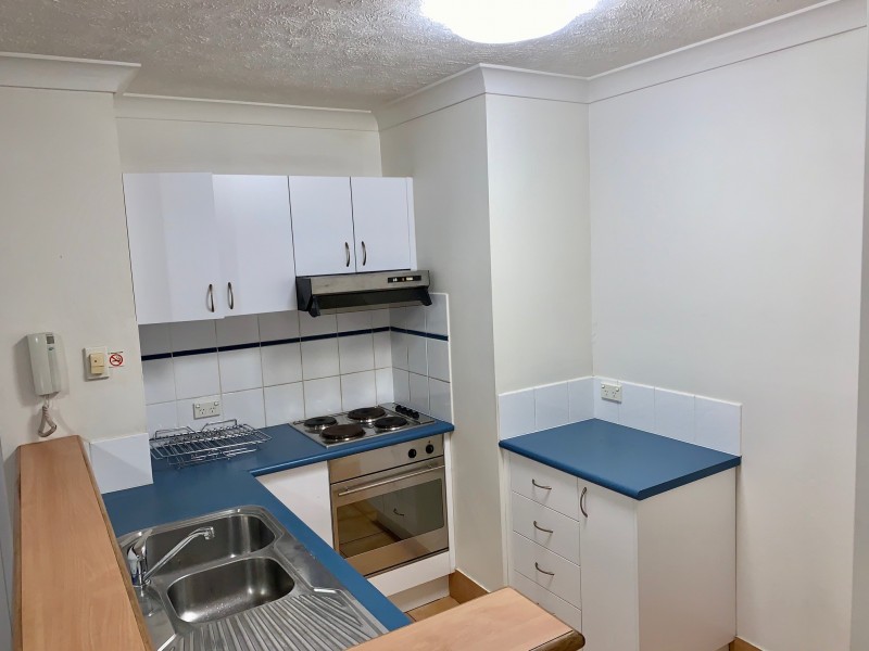 22/4-6 Queensland Ave “Antigua Resort”, Broadbeach QLD 4218