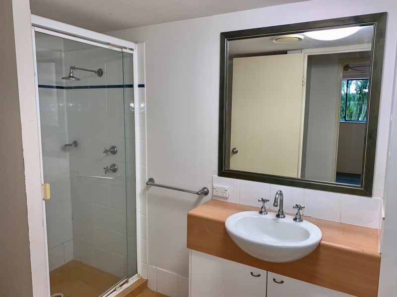 22/4-6 Queensland Ave “Antigua Resort”, Broadbeach QLD 4218