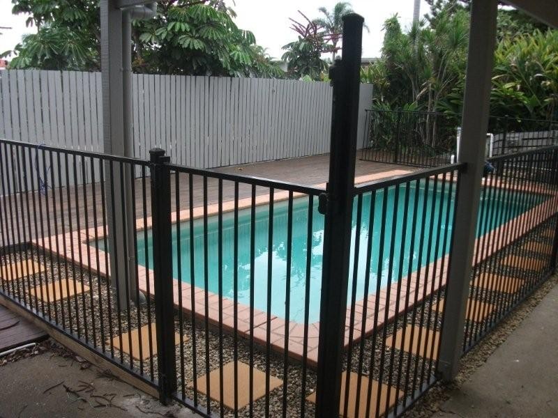 154 Monaco Street, Broadbeach Waters QLD 4218