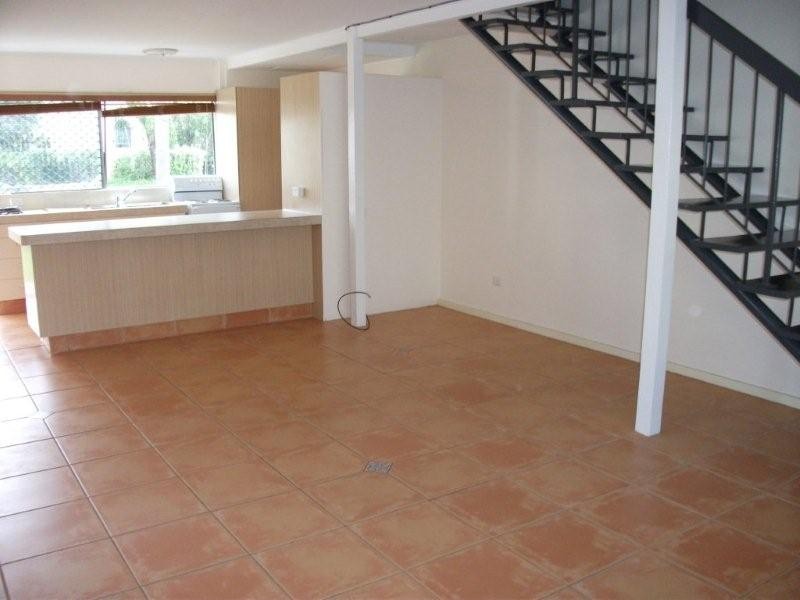 11/6 Stanhill Drive, Chevron Island QLD 4217