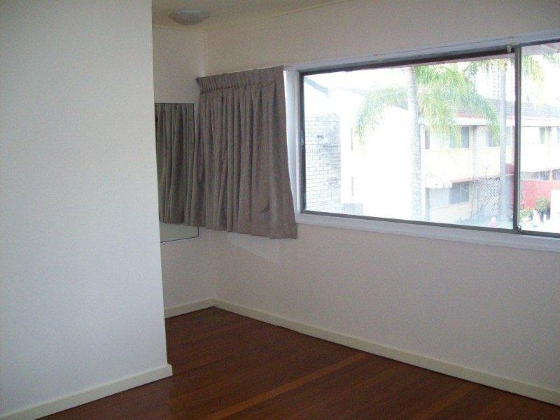 11/6 Stanhill Drive, Chevron Island QLD 4217