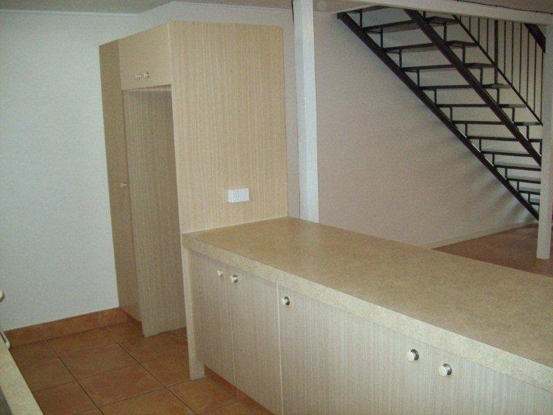 11/6 Stanhill Drive, Chevron Island QLD 4217