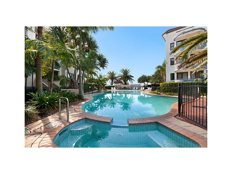 118/392 Marine Parade, Labrador QLD 4215