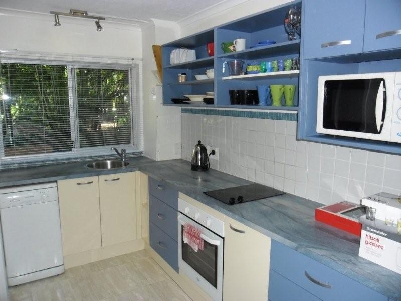 1/189 Surf Parade, Broadbeach QLD 4218