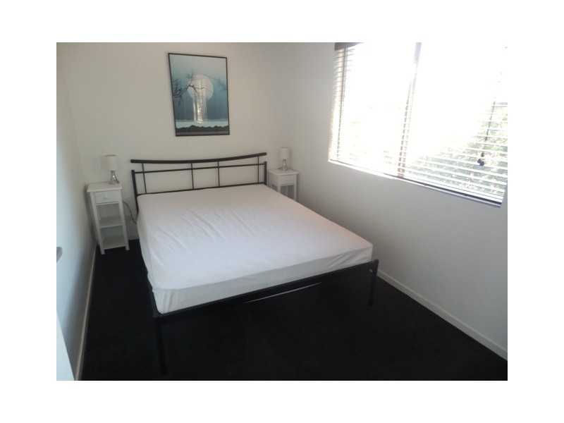 6/33 Chelsea Avenue, Broadbeach QLD 4218