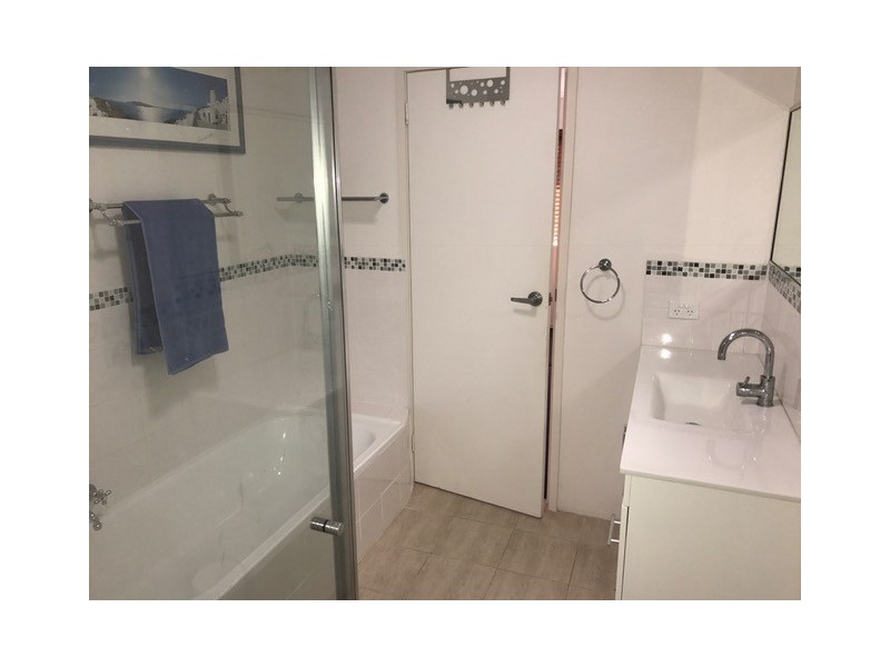 6/33 Chelsea Avenue, Broadbeach QLD 4218