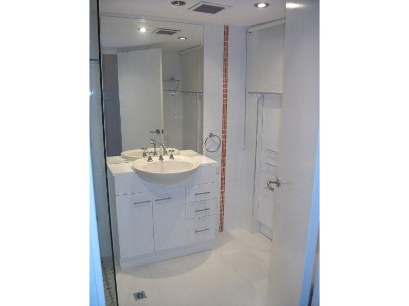 19/26 Monaco Street, Broadbeach QLD 4218