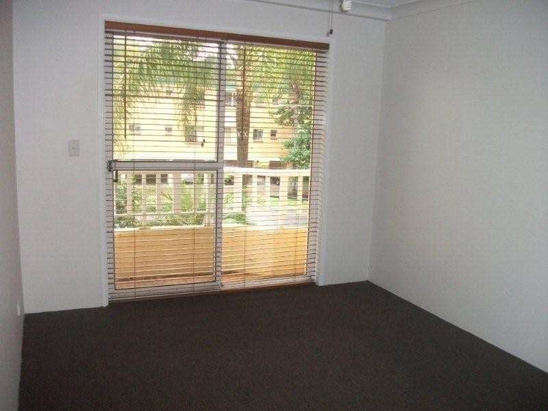 19/26 Monaco Street, Broadbeach QLD 4218