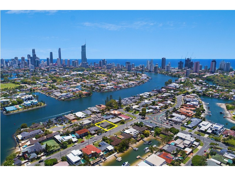 113 Monaco Street, Broadbeach Waters QLD 4218