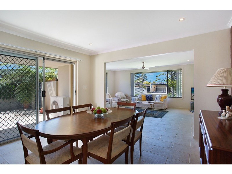 113 Monaco Street, Broadbeach Waters QLD 4218