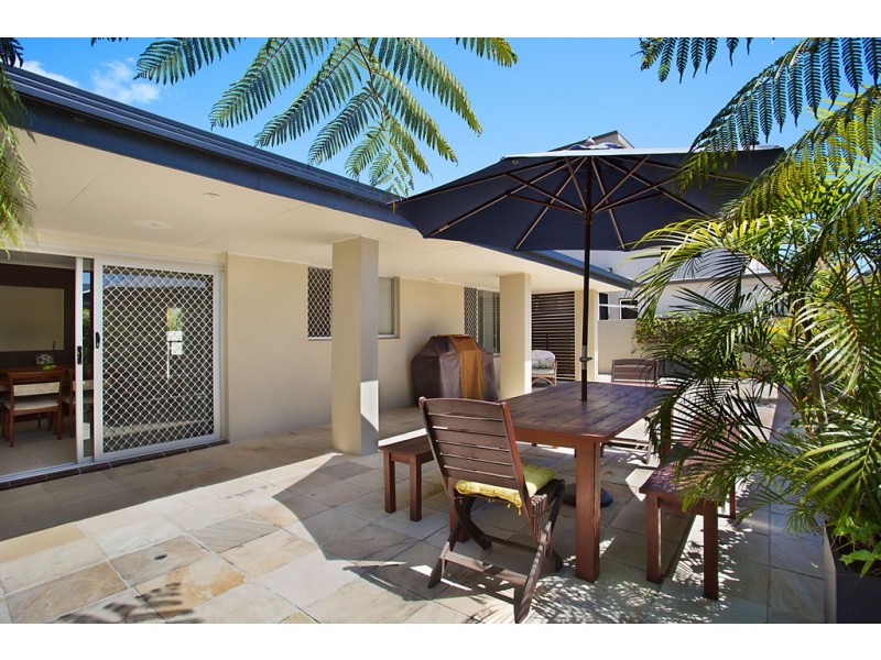 113 Monaco Street, Broadbeach Waters QLD 4218