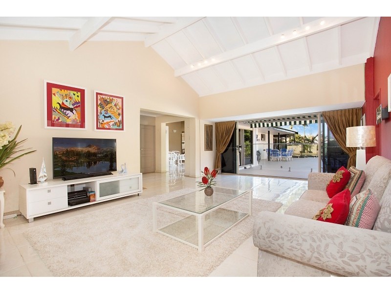 734 Nerang Broadbeach Road, Carrara QLD 4211