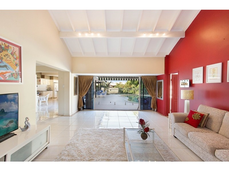 734 Nerang Broadbeach Road, Carrara QLD 4211