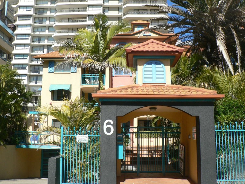 18/4-6 Queensland Avenue “Antigua Resort”, Broadbeach QLD 4218