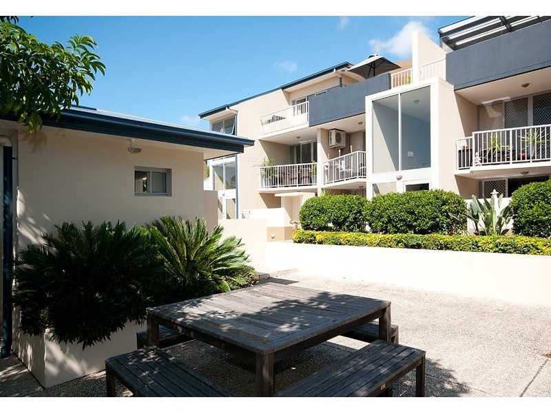 5 ‘Villas On Proud’ 8 Proud Street, Labrador QLD 4215