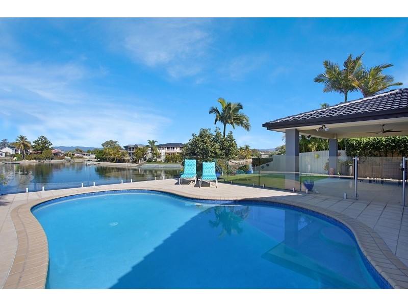 6 Alma Street, Broadbeach Waters QLD 4218