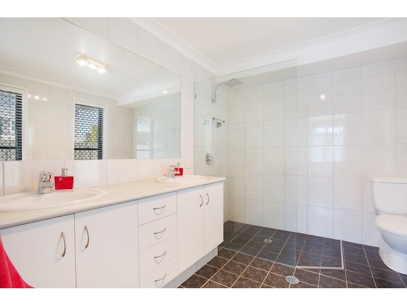 6 Alma Street, Broadbeach Waters QLD 4218