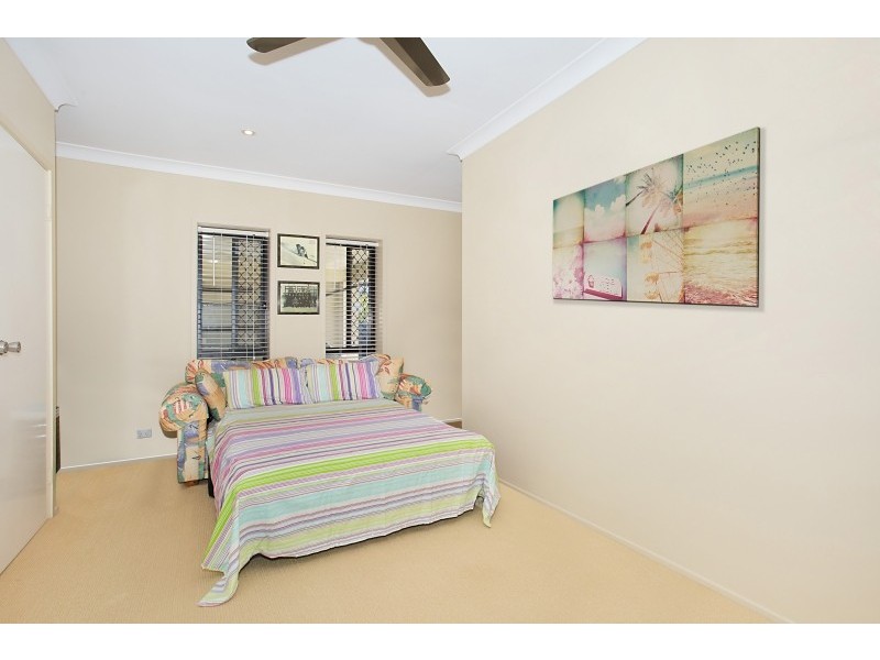 6 Alma Street, Broadbeach Waters QLD 4218