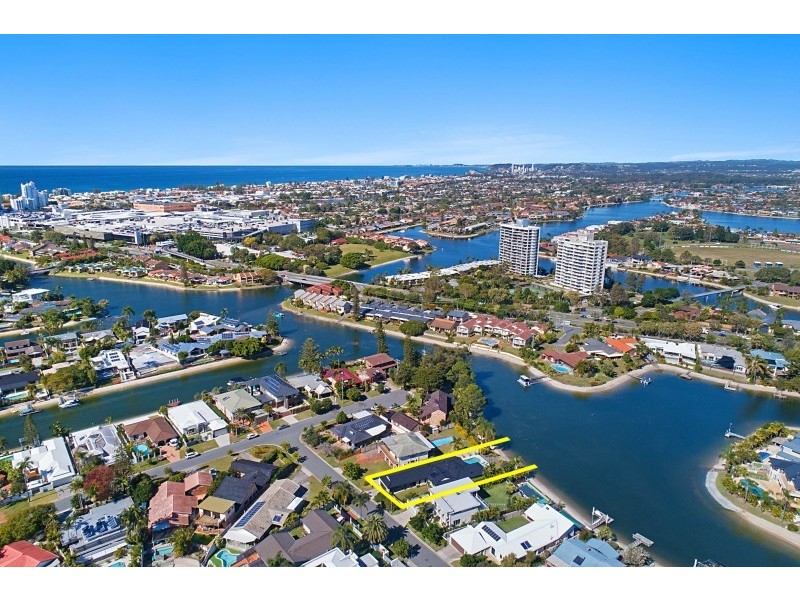 6 Alma Street, Broadbeach Waters QLD 4218