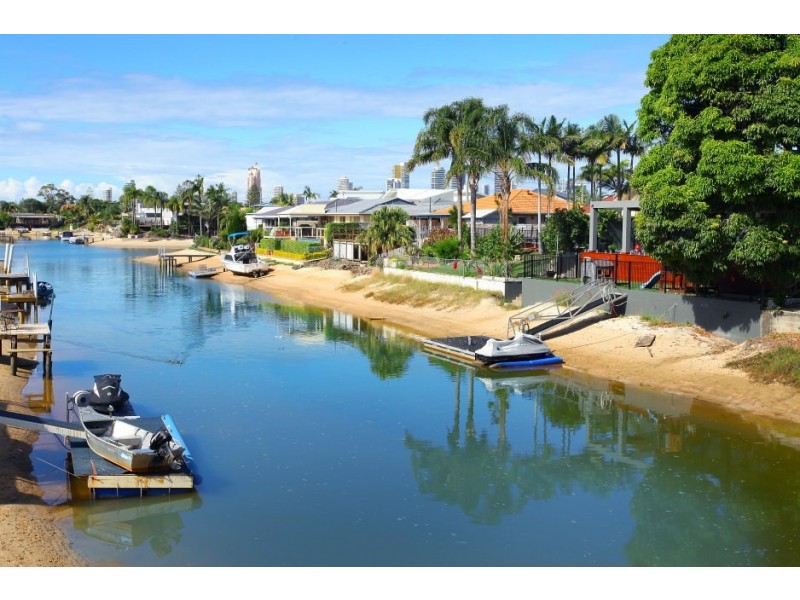 6 Pacific Boulevard, Broadbeach Waters QLD 4218