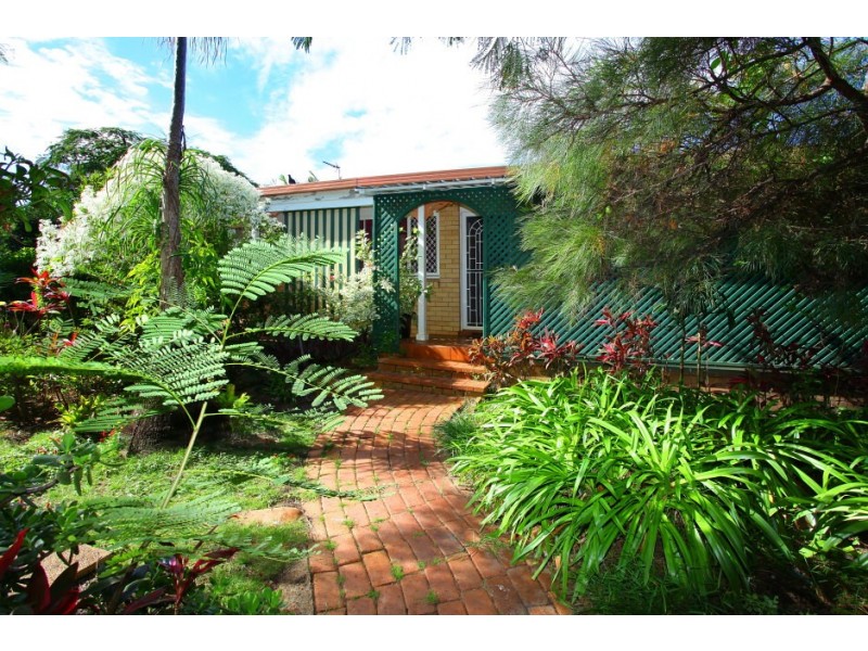 6 Pacific Boulevard, Broadbeach Waters QLD 4218