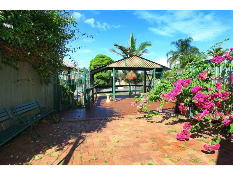 6 Pacific Boulevard, Broadbeach Waters QLD 4218