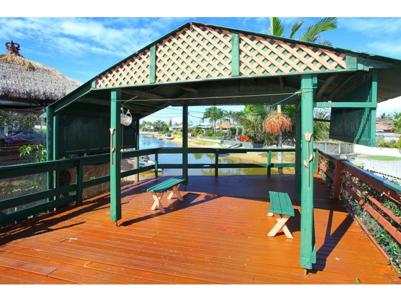 6 Pacific Boulevard, Broadbeach Waters QLD 4218