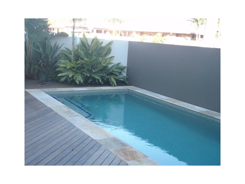 1/12 Nobby Pde, Miami QLD 4220