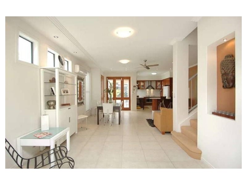 1/6 Second Avenue, Burleigh Heads QLD 4220