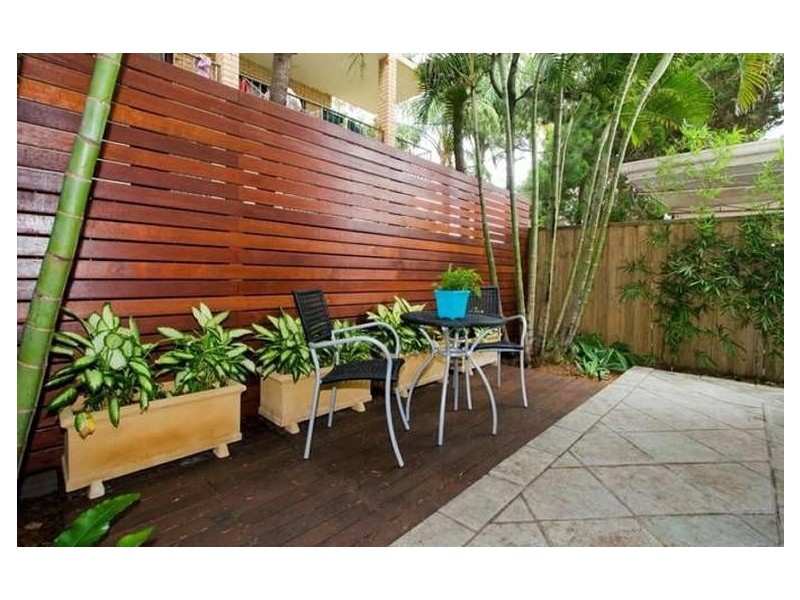 1/6 Second Avenue, Burleigh Heads QLD 4220