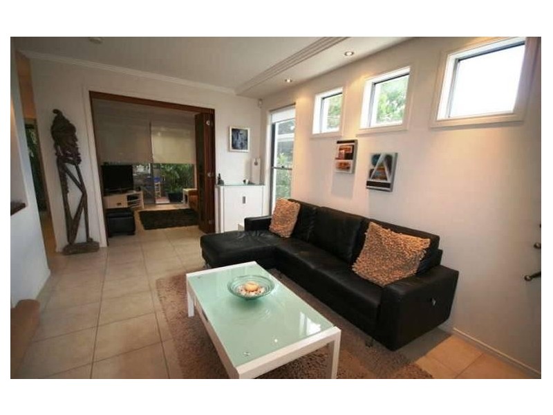 1/6 Second Avenue, Burleigh Heads QLD 4220