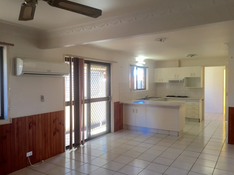 24 Arcadia Drive, Mermaid Waters QLD 4218