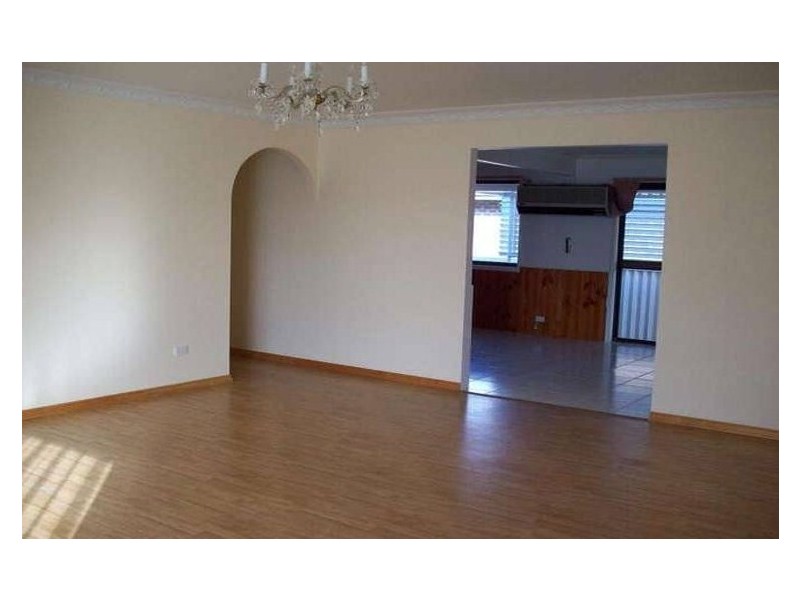 24 Arcadia Drive, Mermaid Waters QLD 4218