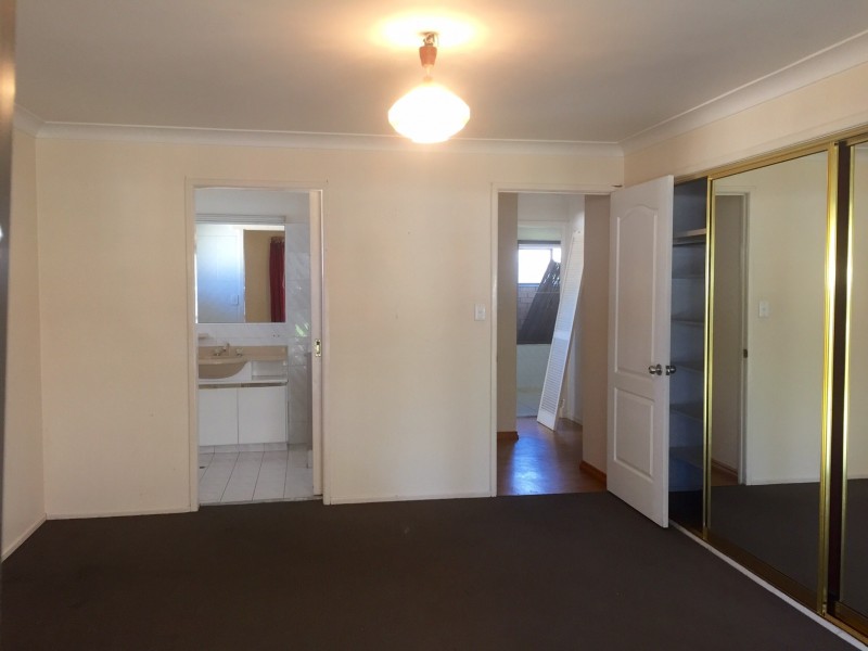 24 Arcadia Drive, Mermaid Waters QLD 4218