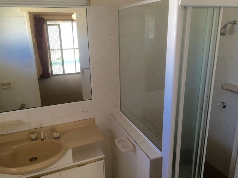 24 Arcadia Drive, Mermaid Waters QLD 4218