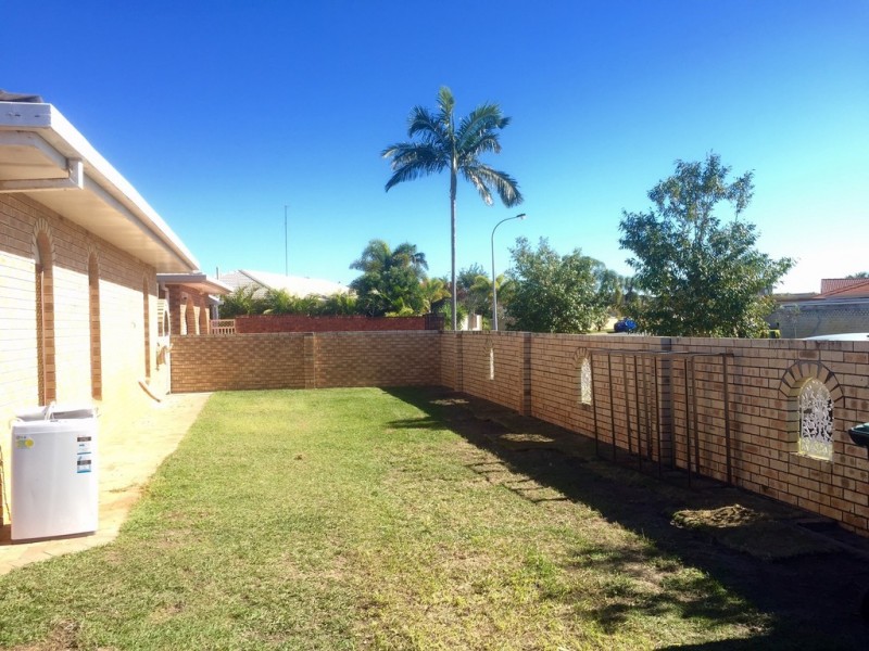 24 Arcadia Drive, Mermaid Waters QLD 4218