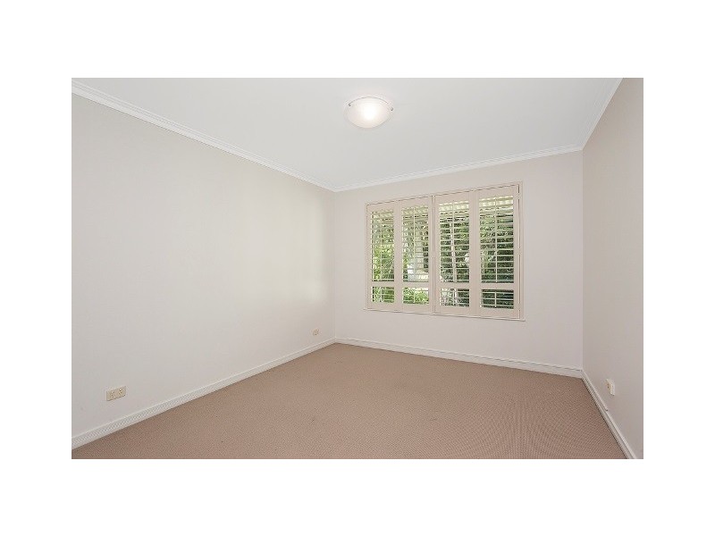 4125 Archer Hill, Benowa QLD 4217