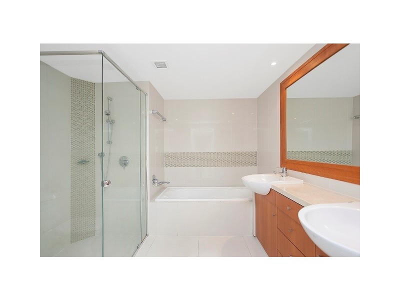 4125 Archer Hill, Benowa QLD 4217