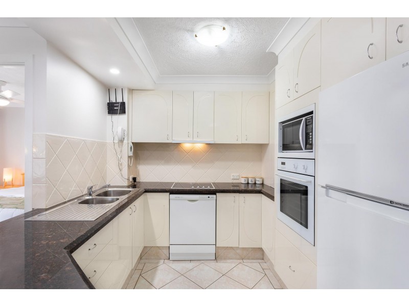 603 ‘Ritz On The Beach’ 8 Philip Avenue, Broadbeach QLD 4218