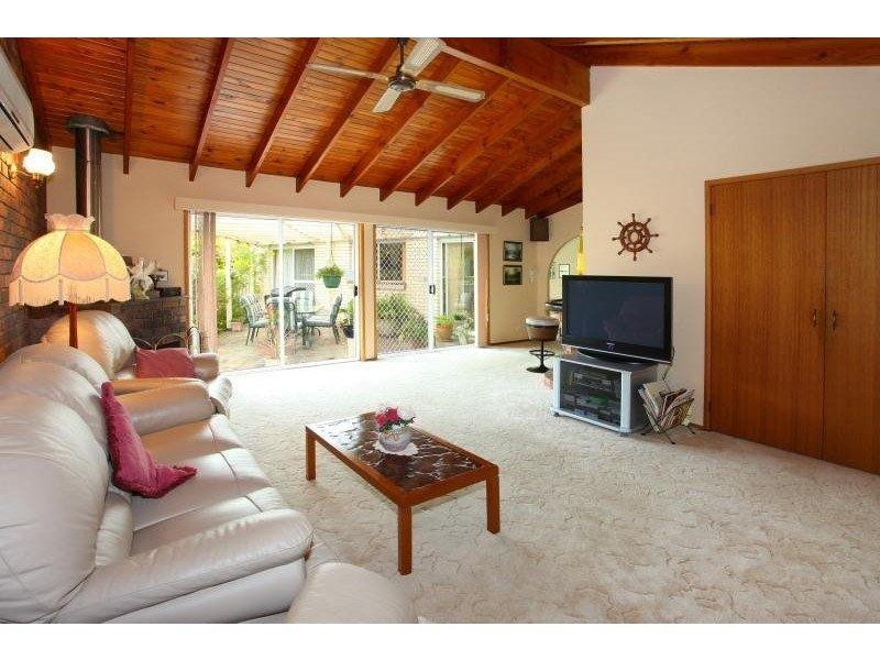 11 Compass Court, Mermaid Waters QLD 4218