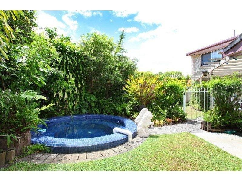 11 Compass Court, Mermaid Waters QLD 4218