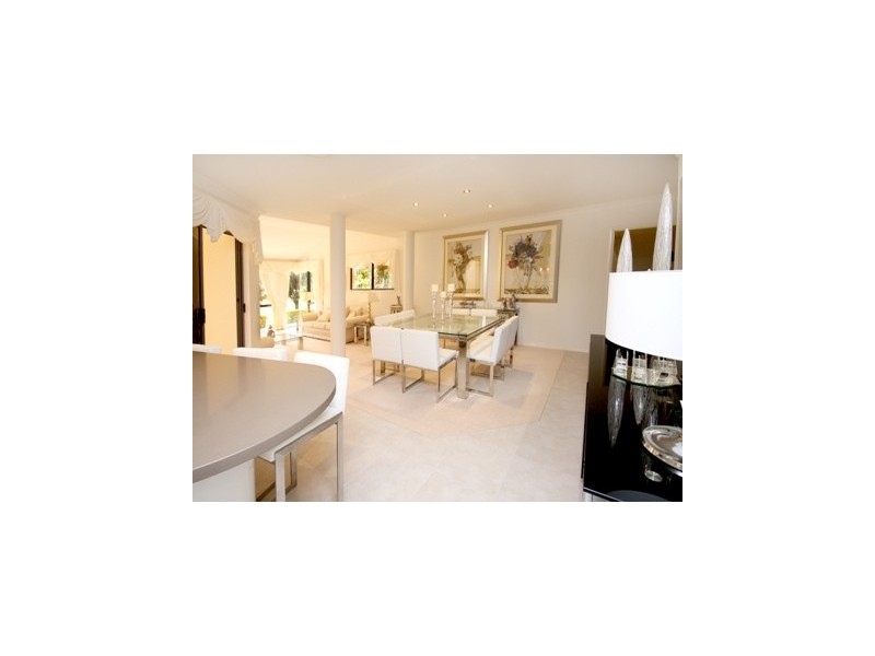 Villa 1 Bradford North, Rhode Island, Clear Island Waters QLD 4226