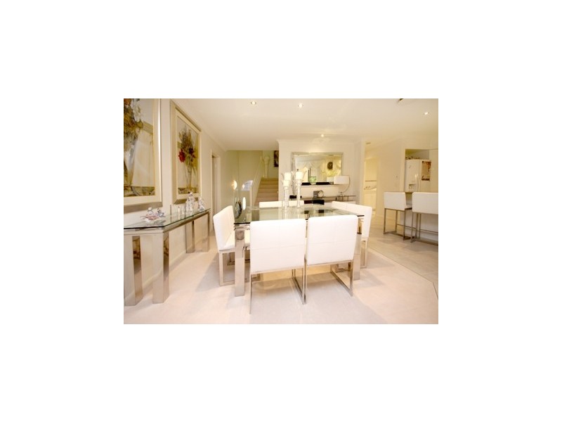 Villa 1 Bradford North, Rhode Island, Clear Island Waters QLD 4226