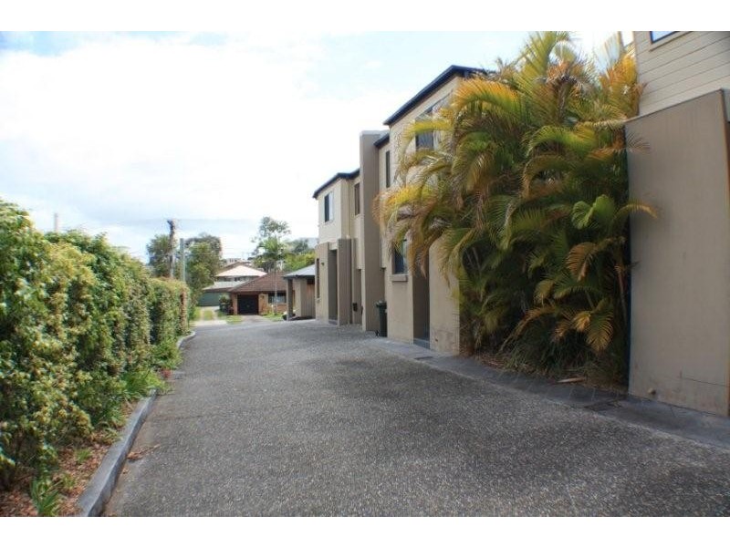 2/28 Blake Street, Southport QLD 4215
