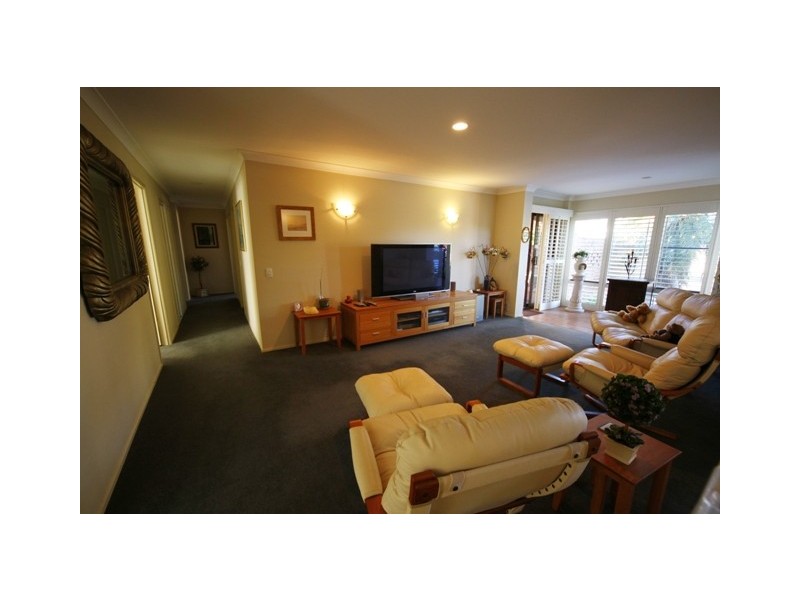 35 Lancelin Drive, Mermaid Waters QLD 4218