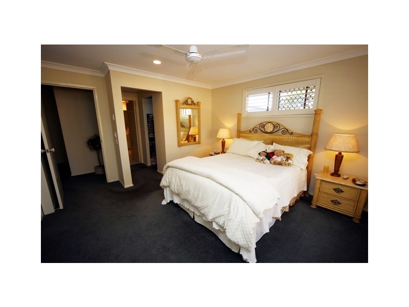 35 Lancelin Drive, Mermaid Waters QLD 4218