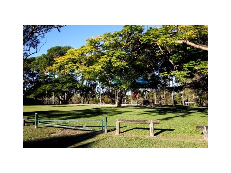 35 Lancelin Drive, Mermaid Waters QLD 4218