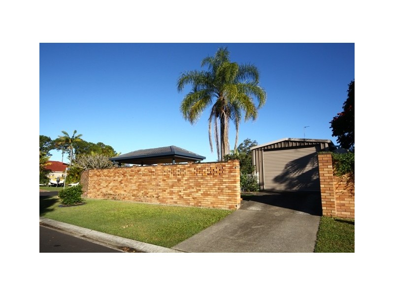 35 Lancelin Drive, Mermaid Waters QLD 4218