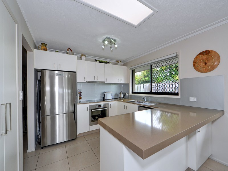 4 Helm Court, Mermaid Waters QLD 4218