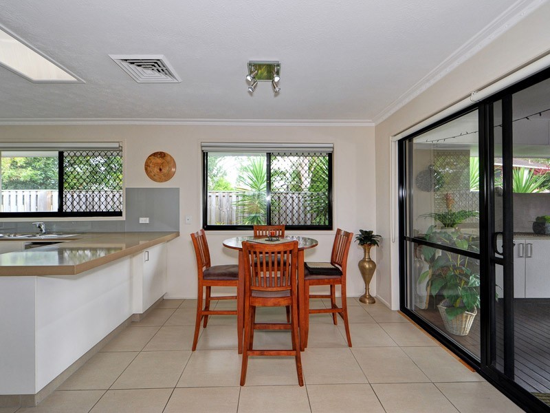 4 Helm Court, Mermaid Waters QLD 4218